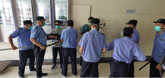 保障醫(yī)患平安--潤州保安公司對鎮(zhèn)江市第三人民醫(yī)院全體隊員進(jìn)行反恐訓(xùn)練