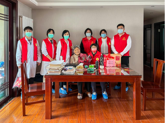 感恩母親節(jié)，慈善慰問(wèn)行|潤(rùn)馨物業(yè)慈善小隊(duì)開(kāi)展  母親節(jié)慈善慰問(wèn)活動(dòng)