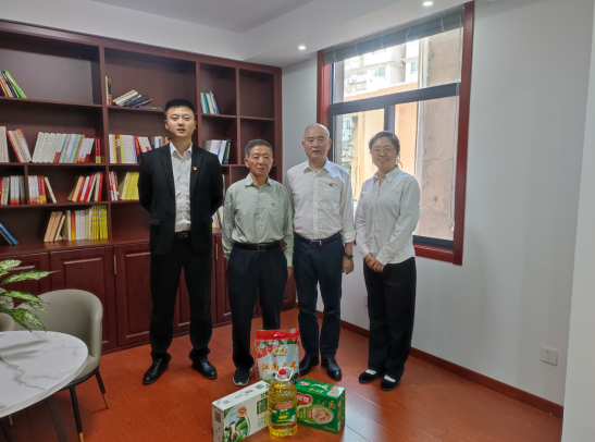 情系老黨員，溫暖在重陽