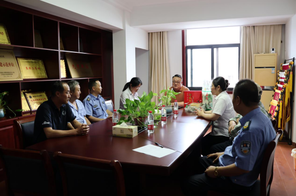 端午未至，溫情先行——潤(rùn)馨物業(yè)工會(huì)組織困難職工座談會(huì)