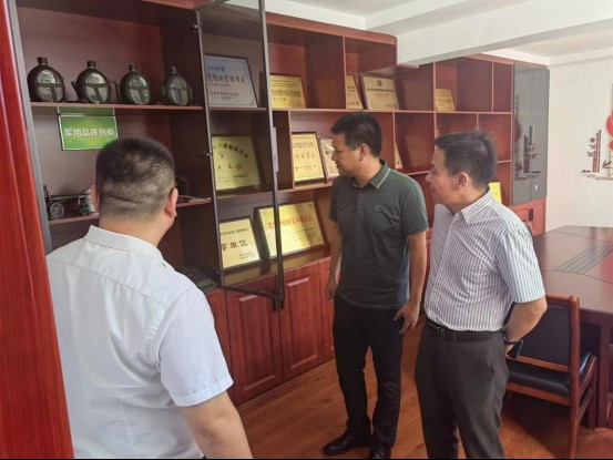 市國稅局領導參觀學習潤馨物業(yè)“江蘇省優(yōu)秀戎耀之家”建設