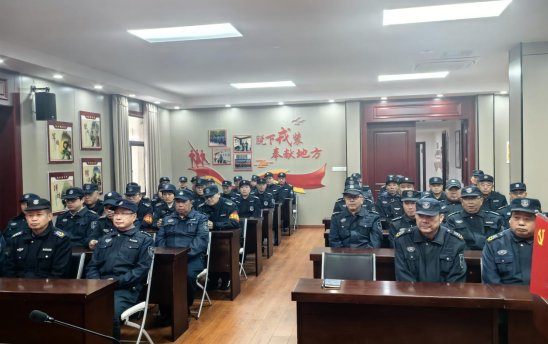 以“訓(xùn)”筑防  嚴守校園安全防線—— 潤州保安公司開展校園防暴安全演練