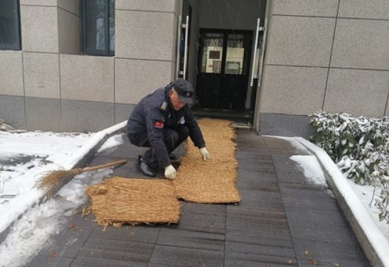 以雪為令，向暖而行